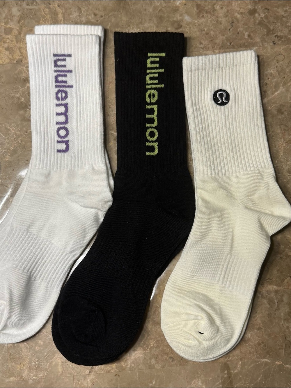 New Women’s Lululemon Athletica Socks
3 pairs Size Medium
Socks stretch - Picture 2 of 5